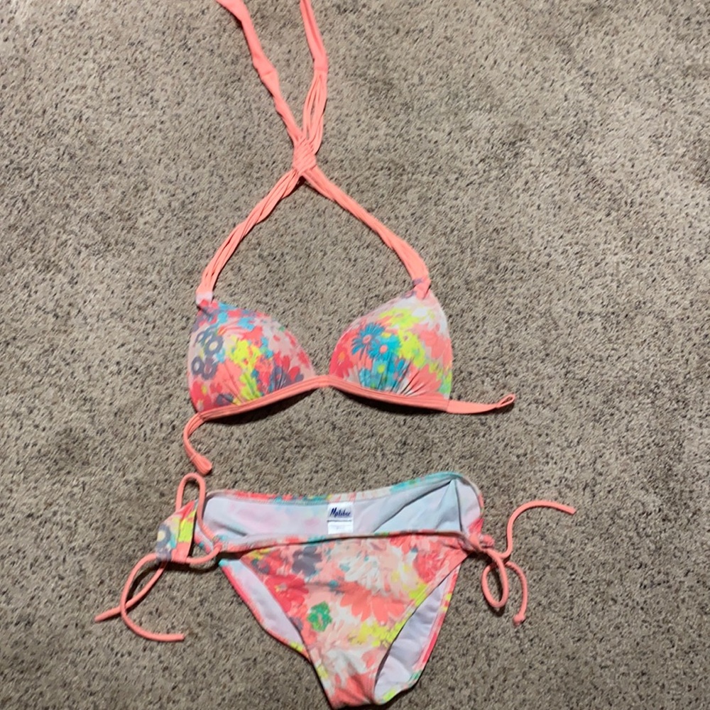 Women’s swim suit medium